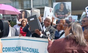Familiares de víctimas exigen a la PGR ahondar investigaciones de explosión San Cristóbal