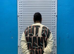 Capturan en SDE a hombre vinculado al decomiso de 118 paquetes de marihuana en Aeropuerto del Cibao