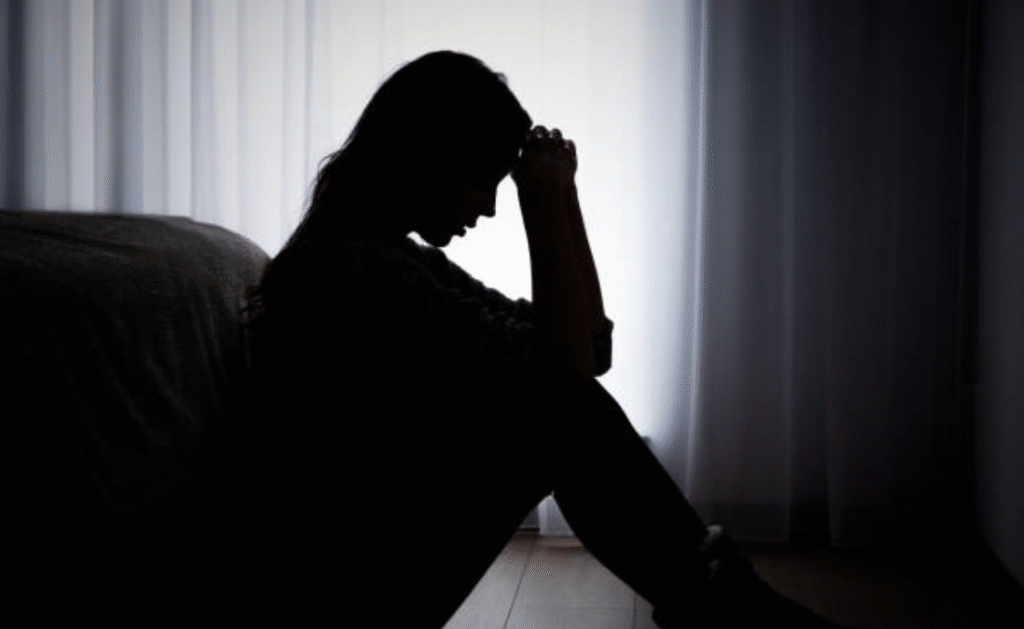 Mujeres presentan casi el doble de riesgo genético de depresión que los ...
