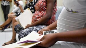 Hombres de 20 a 34 años son quienes más embarazan a adolescentes en RD