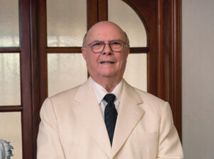 «Yo estoy sorprendido de eso», Hipólito Mejía sobre sanciones a relaciones homosexuales en las FFAA