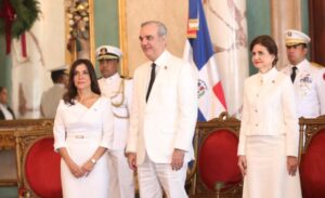 La nueva embajadora de EE.UU presenta sus credenciales en el Palacio Nacional