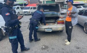 Policía Nacional realiza operativo de depuración en el transporte urbano de Santiago