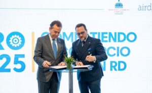 Ministros de Industria y Comercio de RD y Panamá firman declaración para combatir comercio ilícito en la región