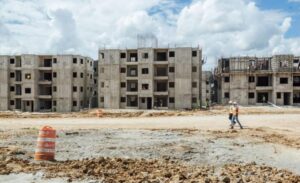 Déficit habitacional en el país supera 1.4 millones de viviendas, asegura Teodoro Tejada