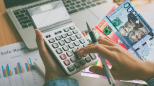 Propuesta de limitar la cesantía a seis meses desata rechazo en el Congreso