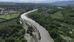 El Indrhi interviene el río Viajama para reducir riesgos de inundación en Azua