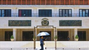 La propuesta para indexar los salarios es populista y politiquera, según diputados del PRM