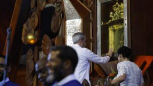 El Vaticano aclara la Virgen María no concede gracias ni media para salvar