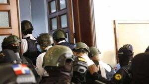 Tribunal aplaza para este jueves audiencia de coerción contra imputados por fraude en Senasa