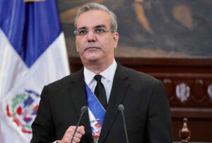 Abinader: Varios países están interesados en comprar aviones y ambulancias ensambladas en RD