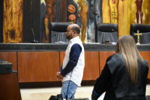 Juez permite que Ethian Vásquez Amarante viva con su madre en Puerto Rico y use grillete electrónico