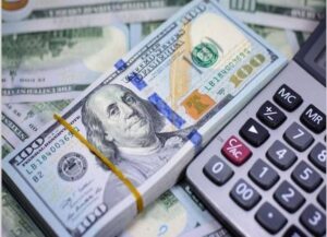 Economistas advierten sobre mayor carga de deuda tras emisión de bonos por US$2,750 millones