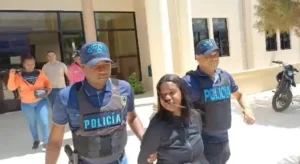 Se entrega “La Chona” en Mao: era buscada por la muerte de su expareja