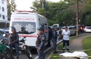 Hallan cadáver de un hombre en acera del Jardín Botánico; se desconoce la causa de muerte