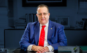 Magín Díaz enviará al Congreso anteproyecto de ley para eliminar impuestos 