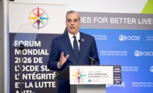 Abinader asegura en Francia que integridad constituye principio fundamental de su Gobierno