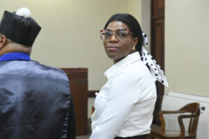 Condenan a cinco años de prisión a Elizabeth Silverio por estafa y usurpación de funciones