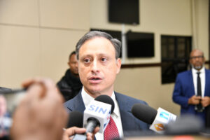 Tribunal otorga permiso temporal de salida del país a Jean Alain Rodríguez por motivos de salud