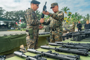 Ministerio de Defensa entrega equipamiento al Ejército para fortalecer capacidades operativas