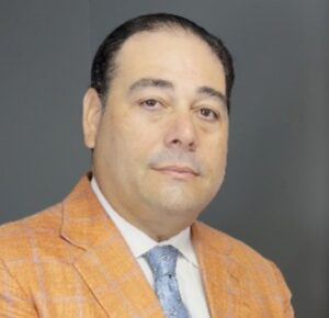 Ordenan arresto contra Joan González y Adela Mota por presunta estafa inmobiliaria en caso Grupo Paceo