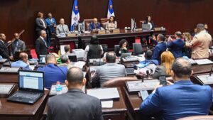 Los empleados de los diputados y sus bloques cuestan más de RD$33 millones cada mes