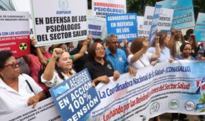 Gremios de salud serán recibidos nuevamente en 15 días tras protesta frente al SNS