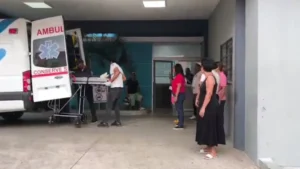 Varios estudiantes son ingresados por presunto ataque colectivo de nervios en liceo de Arroyo Blanco