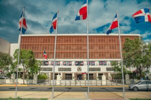 Otro año escolar que finaliza sin que el Congreso consensue sobre el cobro de la reinscripción en colegios