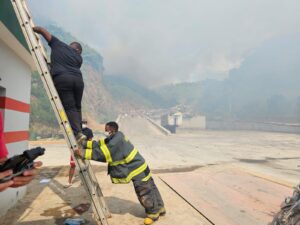 Las Terrenas despierta bajo una nube de humo y exige respuestas