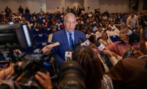 Andrés Bautista dice que le sorprendió marcha del ANPA en medio de mesa de diálogo con el Gobierno