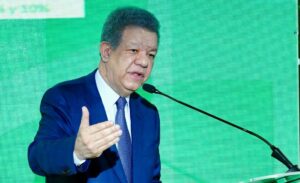 Leonel sobre reforma fiscal: “Mandan al ministro de Hacienda porque están asustados”
