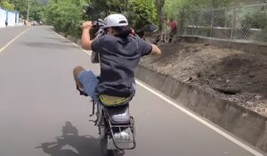 Prisión preventiva a hombre que atropelló a otro mientras calibraba un motor