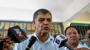 Cheque en blanco: alcalde Francisco Peña quiere que los regidores lo dejen viajar sin pedir permiso