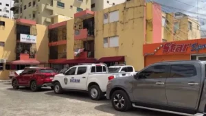 Hallan dos personas muertas en avanzado estado de descomposición en apartamento de la avenida Rómulo Betancourt
