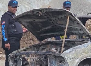 Hallan hombre calcinado junto a un vehículo incendiado en una mina de La Vega