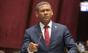 Vocero de la FP califica cambios de Abinader como una “mea culpa” del Gobierno