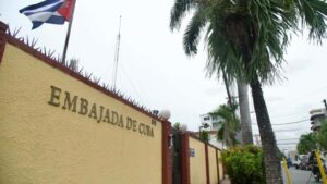Cuba rechaza expulsión de sus diplomáticos en RD y afirma que responde a presión de EE. UU.
