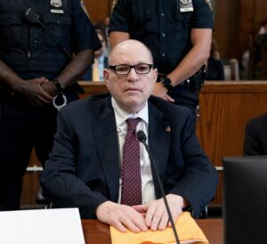 Harvey Weinstein es condenado a 15 años de prisión en Nueva York