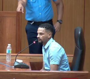 Gregory irrumpe en llantos al narrar cómo advirtió la caída de escombros del techo Jet Set previo a tragedia