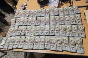 Aduanas confisca a colombiano 600,700.00 dólares no declarados en el AILA