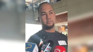 Hombre denuncia acoso de su expareja y teme por la vida de su familia