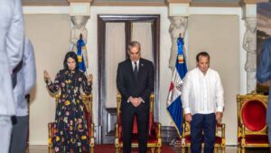 Abinader encabeza oración en el Palacio «para que Dios nos proteja de los desastres naturales»