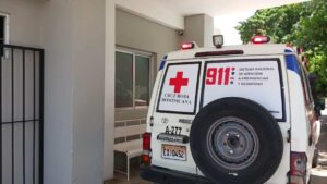 Al menos 20 alumnos se enferman tras consumir leche en escuela de Santiago