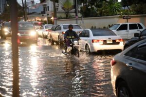 Lluvias han afectado 100 viviendas; mantienen 21 provincias en alerta por vaguada
