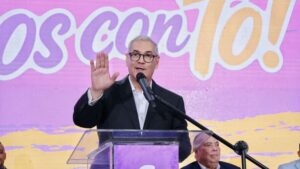 Gonzalo Castillo responde a Abinader: «El PLD hizo más obras»